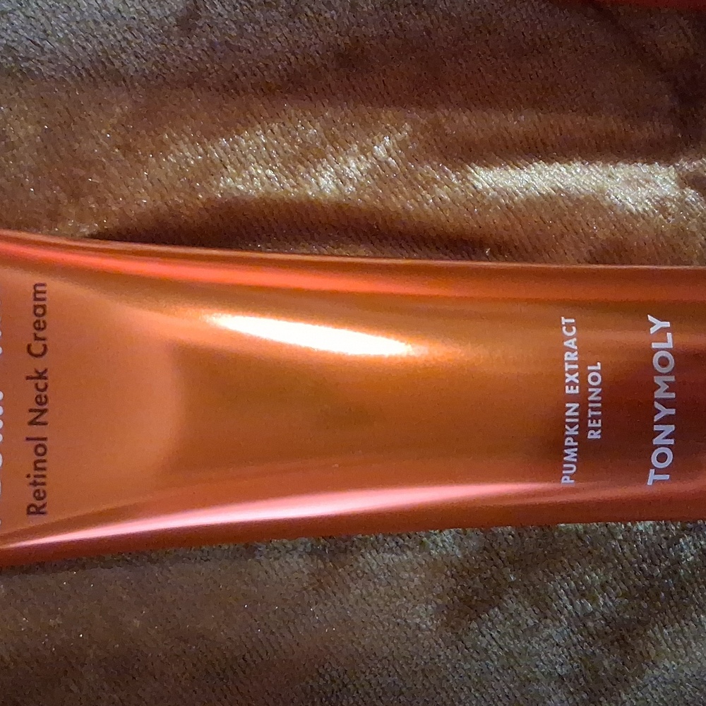 TONYMOLY Retinol Neck Cream - Orange